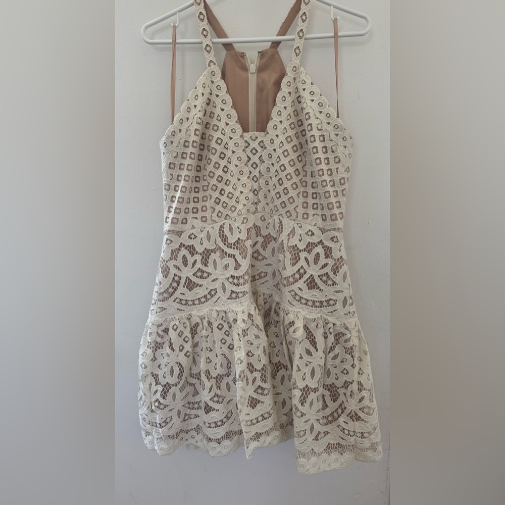 BCBG MAXAZRIA lace dress